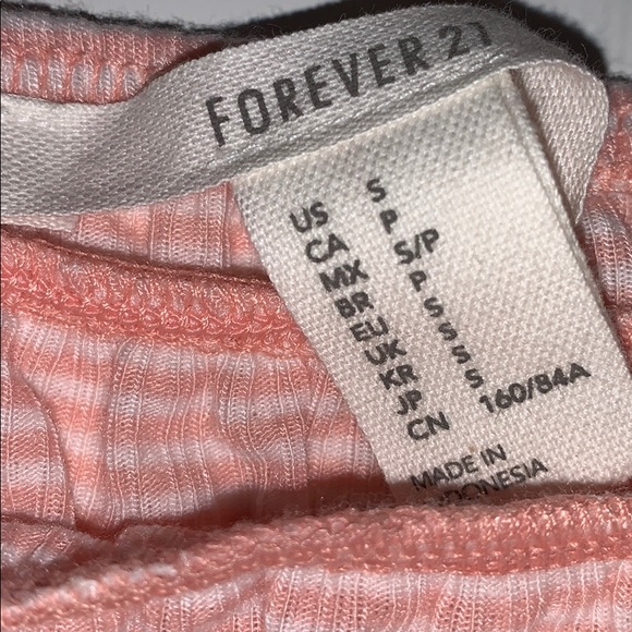 Cute forever 21 shirt - Picture 2 of 3
